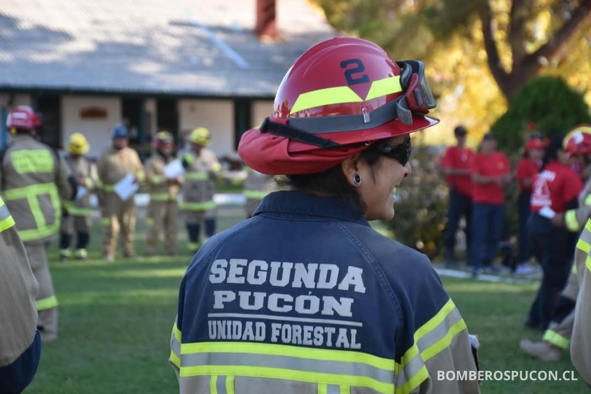 Unidad Forestal Acreditada Segunda Compañía Bomberos Pucón se Capacita Internacionalmente en Mendoza, Argentina